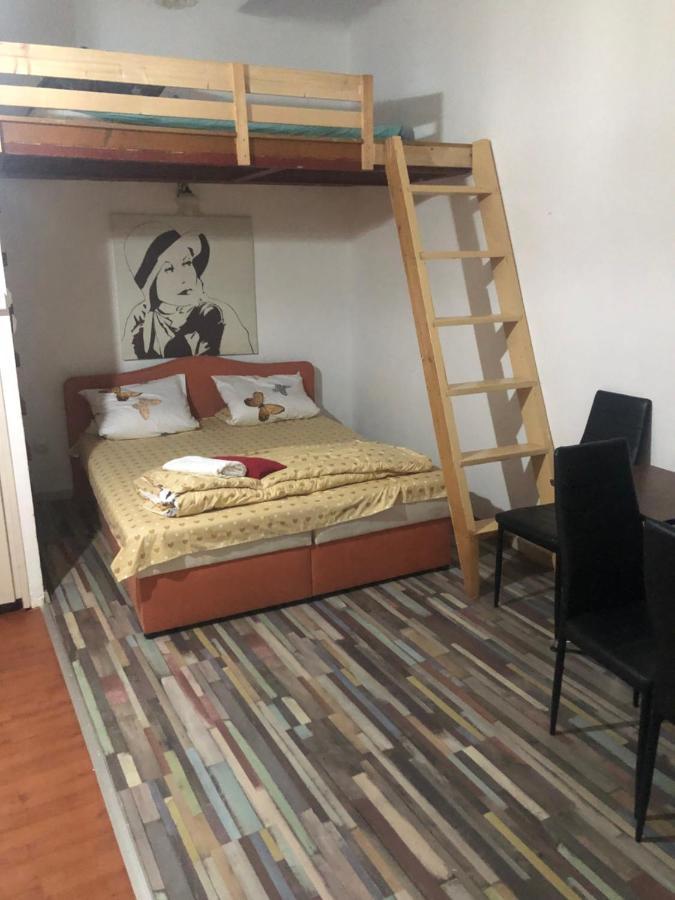 7Dab Apartment Bezeredj Contactless Self -Check-In Budapest Eksteriør billede